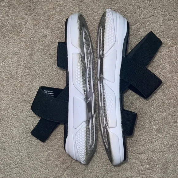 Apana Nola Sandal. Size: 8. - Picture 5 of 10